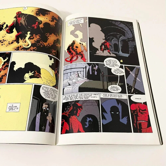 Hellboy The Chained Coffin and Others Mike Mignola Comic Book - Picture 15 of 16